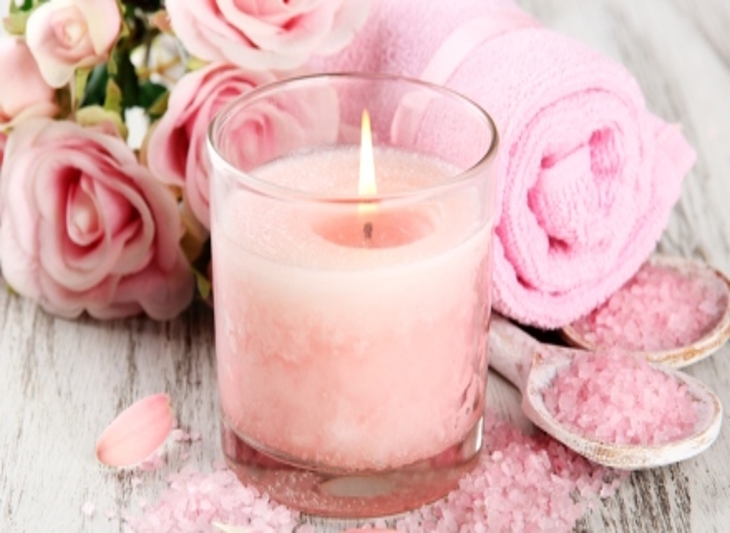  růžovou svíčku